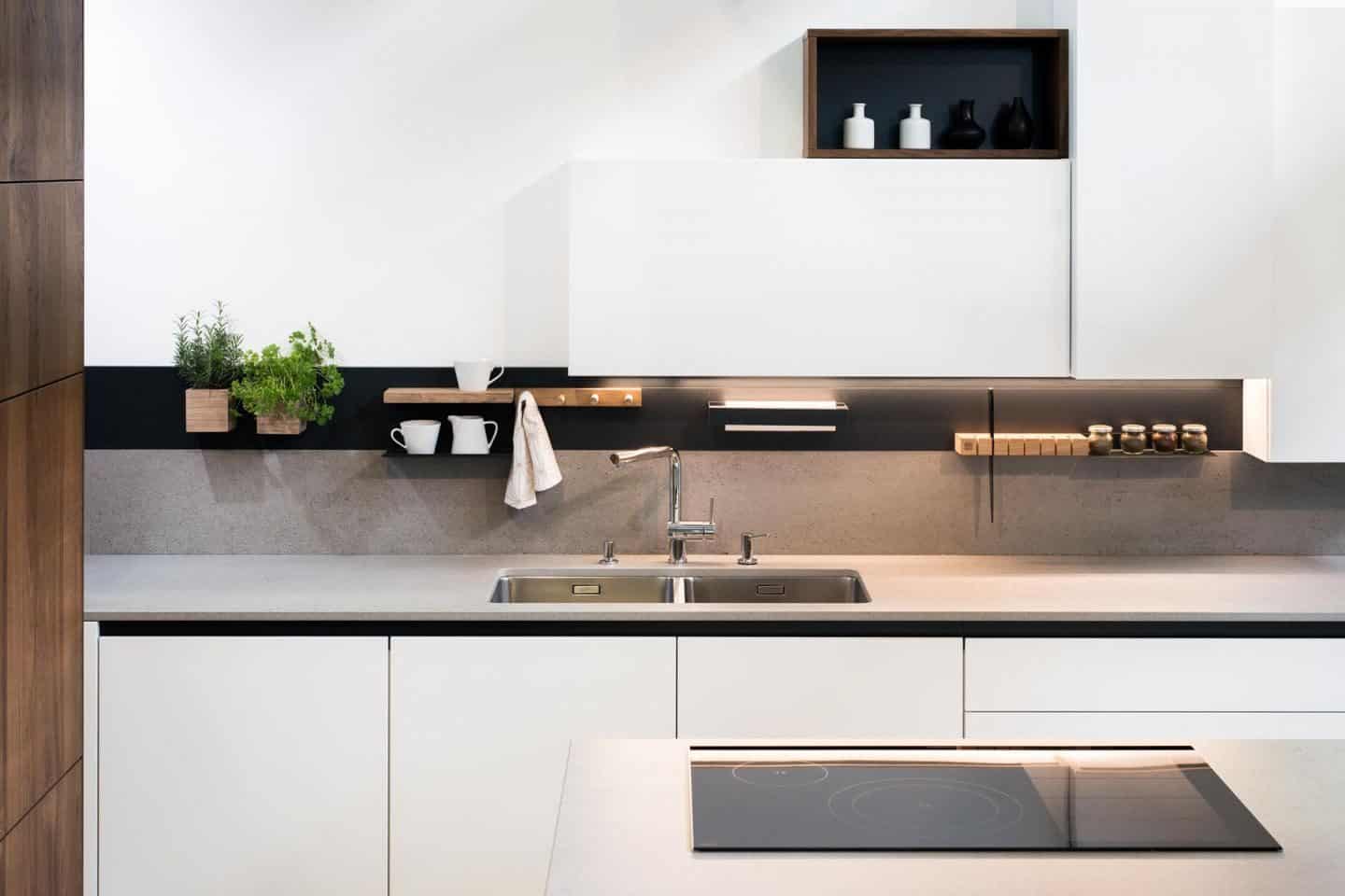 Steelline_magnet, a magnetic Storage System by 3s design. installed in a kitchen Photo Blaz Jamsek