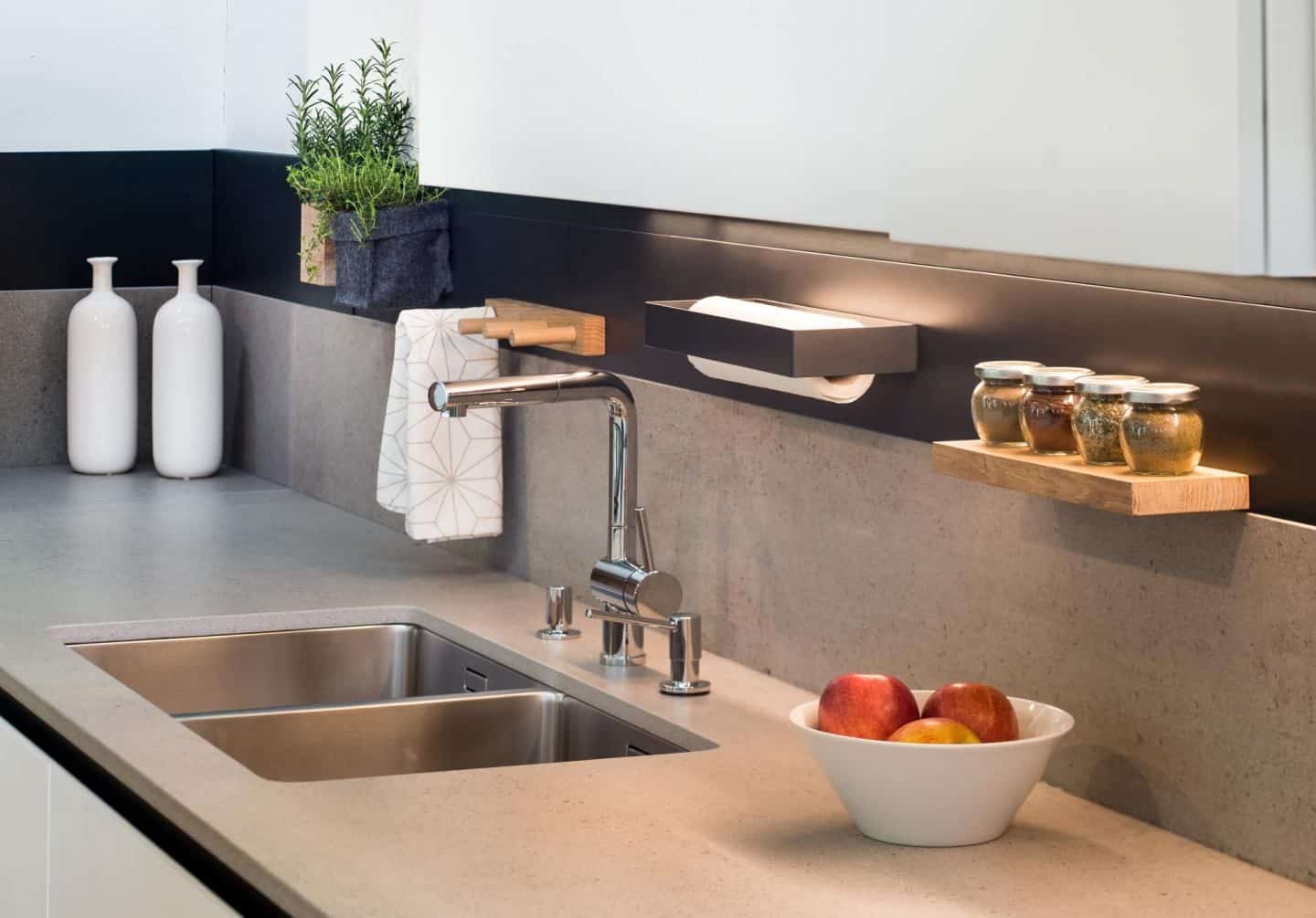 Steelline_magnet is a Magnetic Storage System by 3s design installed in a kitchen. Photo by Blaz Jamsek