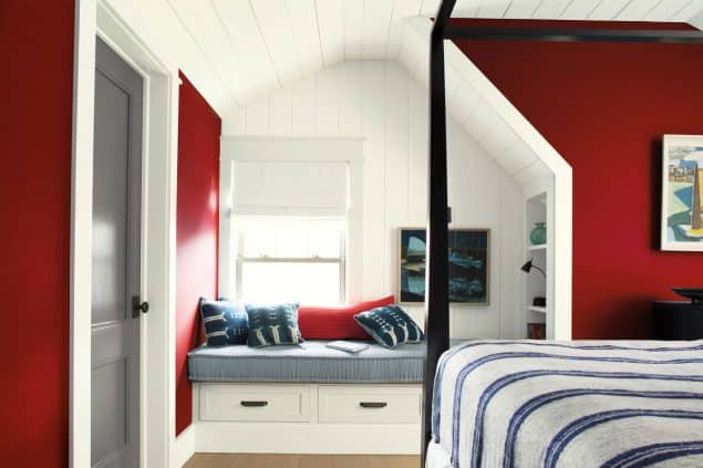 2018 Colour Trends - Benjamin Moore Caliente - Red Bedroom