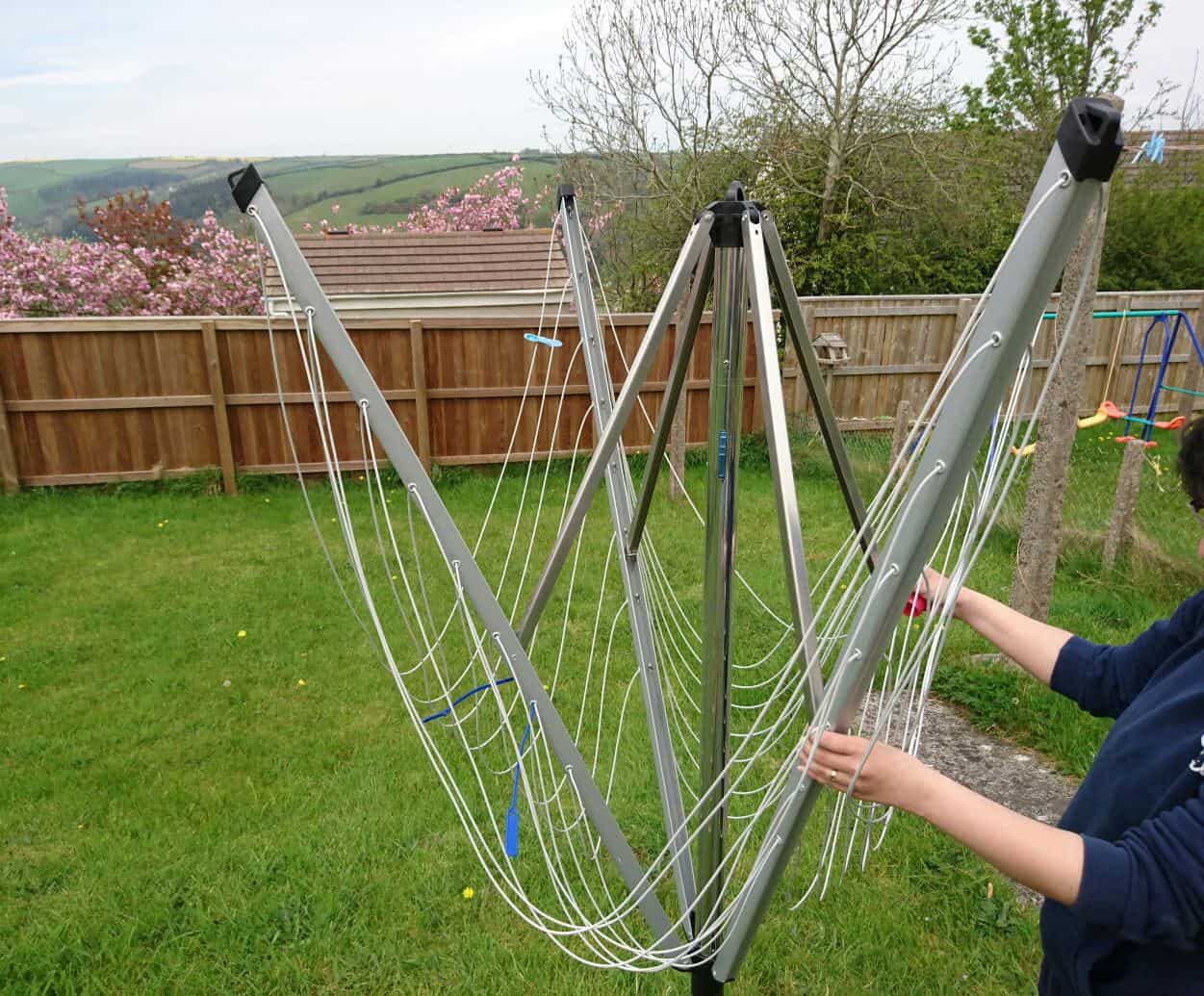 Alfresco activities - laundry with the brabantia rotary clothes drier