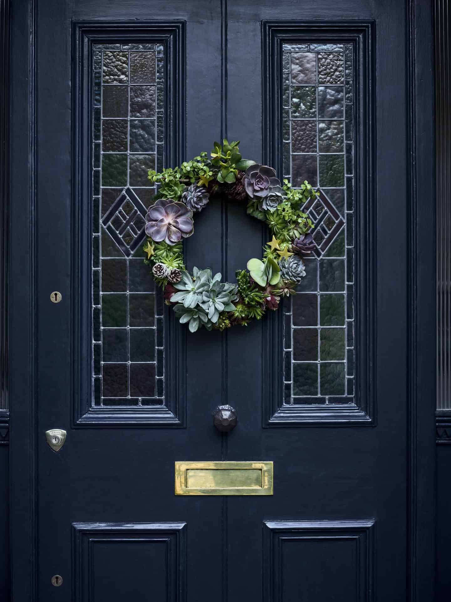 Dobbies DIY Succulent Wreath