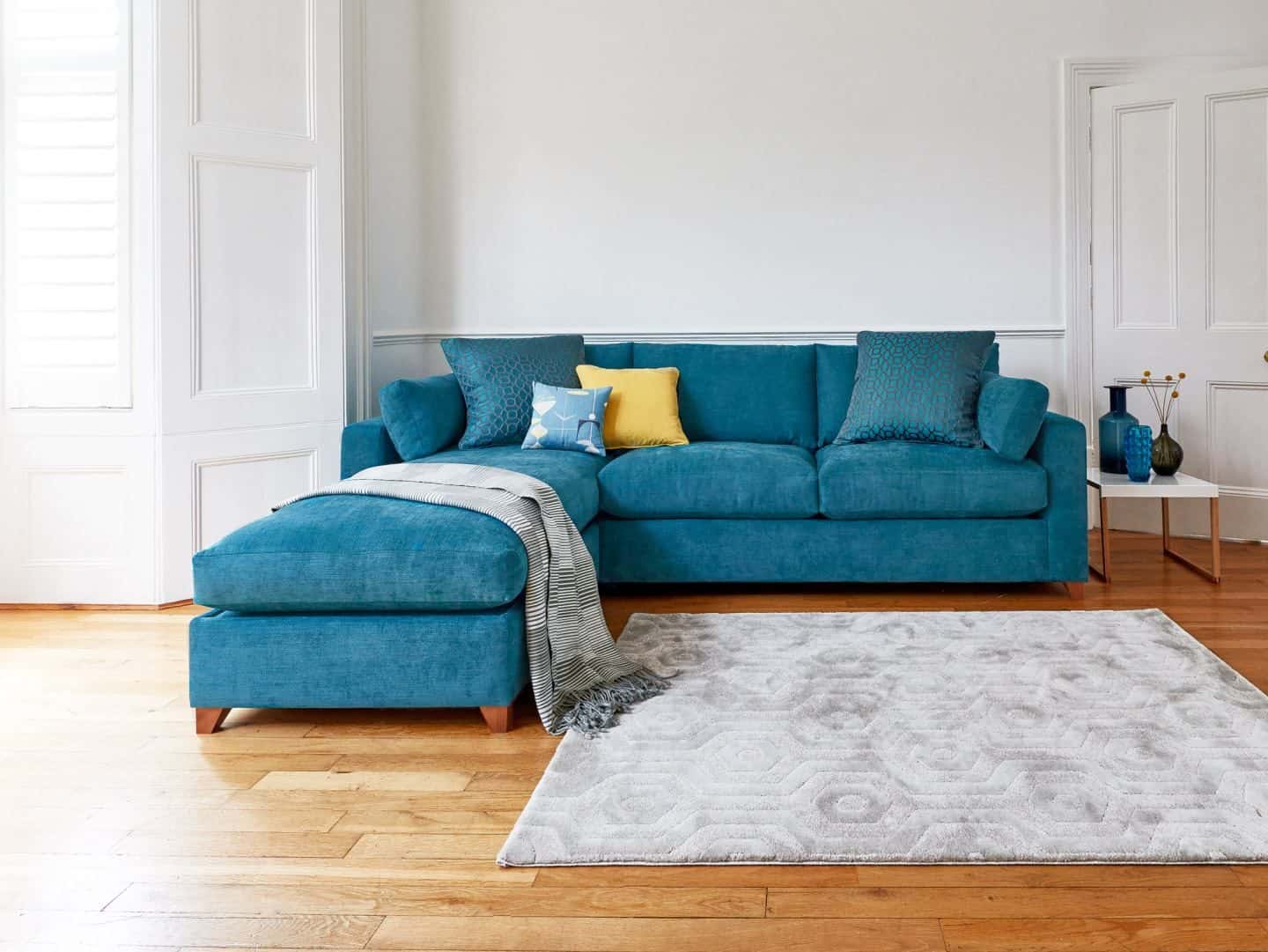 How to choose perfect fabric for furniture. Willow & Hall - Ashwell Sofa-2