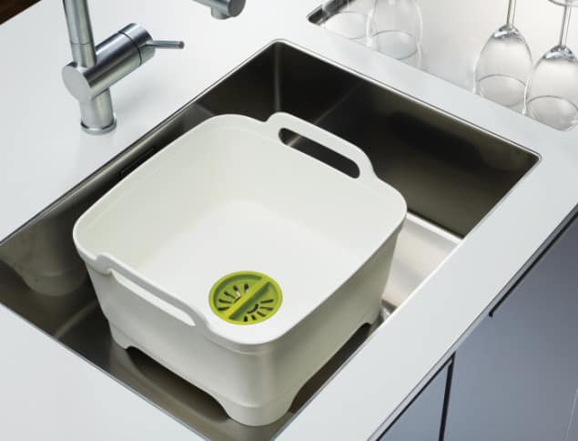 Joseph Joseph WASH&DRAIN washing up bowl In sink