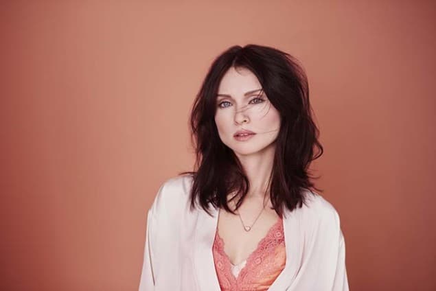 Sophie Ellis-Bextor announced as the face of 'Copper Blush' for Dulux 2015