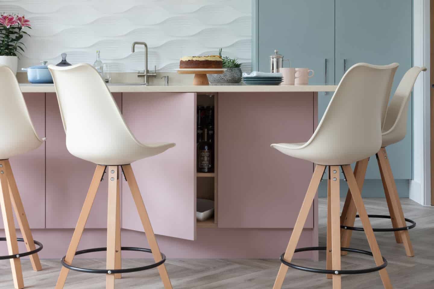 How to get your dream kitchen on a budget. Dusky rose and baby blue pre-loved kitchen from Used Kitchen Exchange