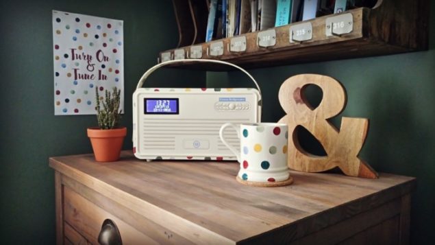 VQ Emma Bridgewater Retro MKII Polka Dot DAB+ Radio