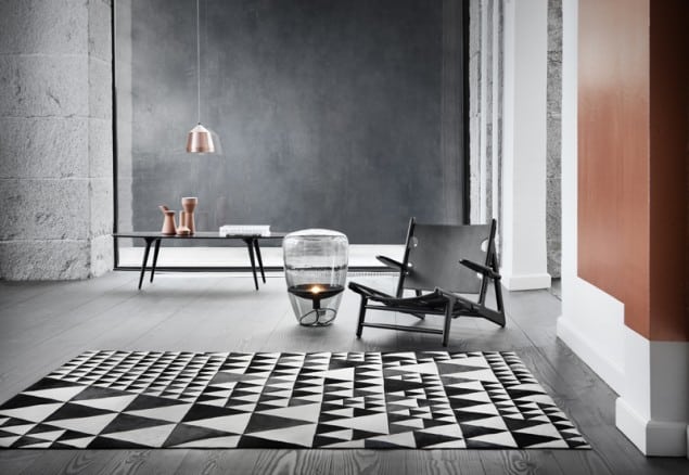 WovenGround Pyramid rug by Linie Design - white-black